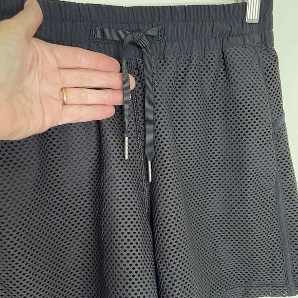 Lululemon Mesh On Mesh Short (5") - Picture 7 of 13